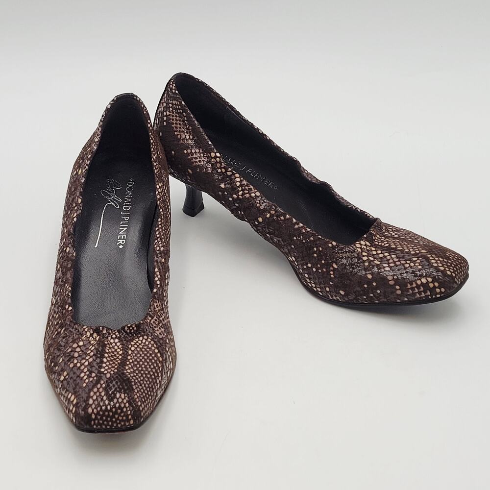 Donald J Pliner Womens Snake Skin Slip On Kitten Pumps Heels Shoes Size 6 M